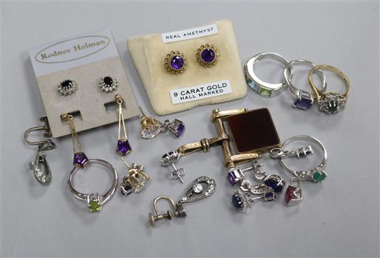 Mixed gold and other jewellery, including five 9ct gold and gem set rings, two pairs of 9ct gold, sapphire and diamond earstuds.